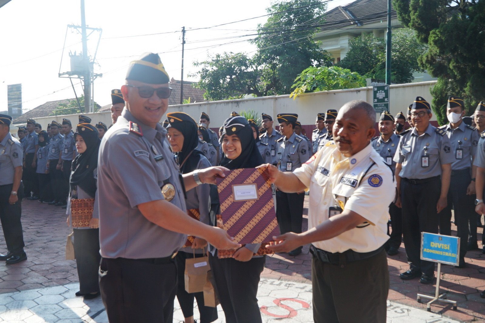 Menyala di Tengah Tantangan: Pegawai Teladan Kanwil Kemenkum DIY Jadi Pionir Inspirasi dan Inovasi
