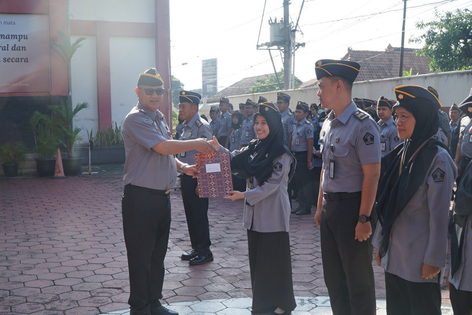 Menyala di Tengah Tantangan: Pegawai Teladan Kanwil Kemenkum DIY Jadi Pionir Inspirasi dan Inovasi